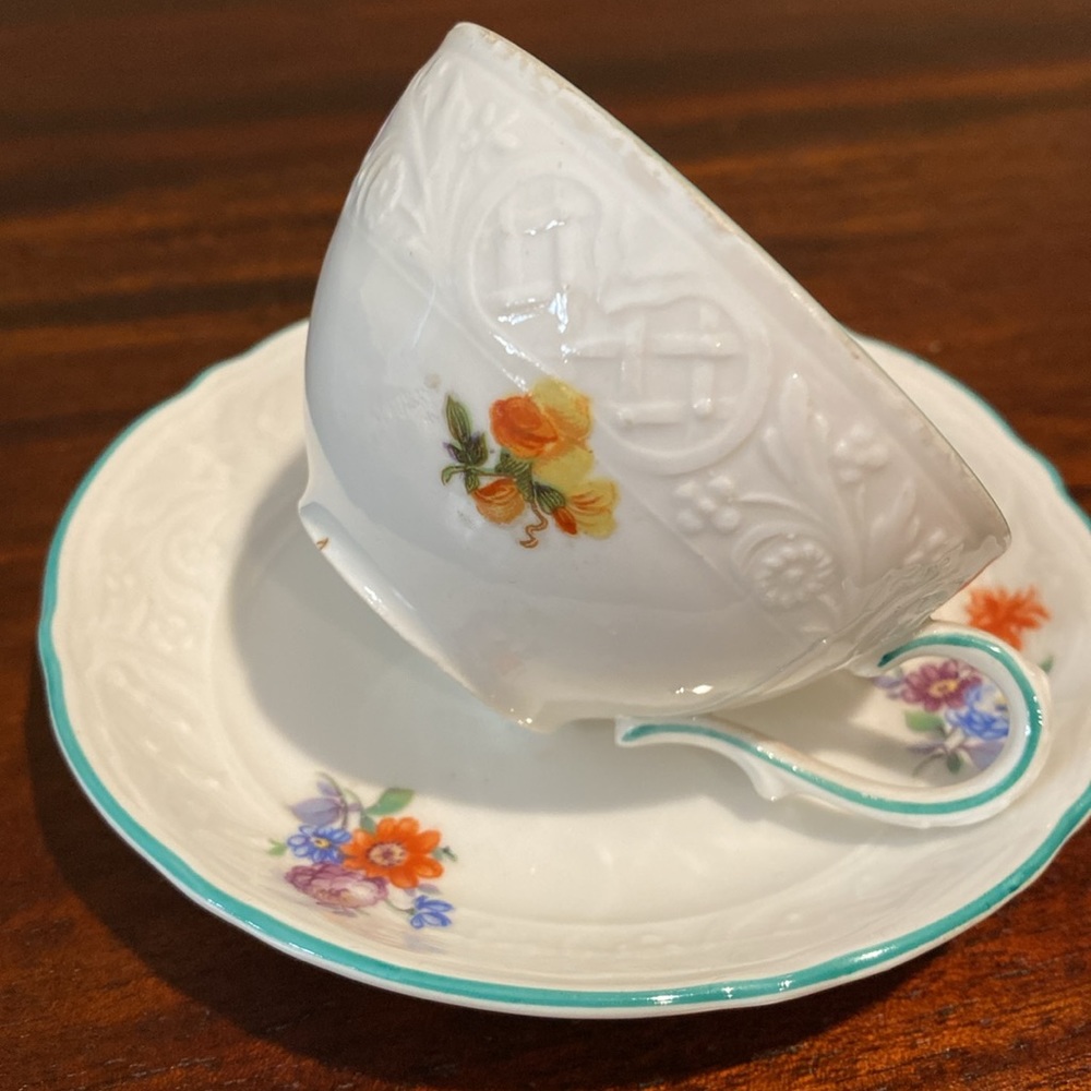 Schumann Bavaria Germany Us Zone Wild Flowers Green Rim Porcelain Teacup Saucer - Picture 3 of 14